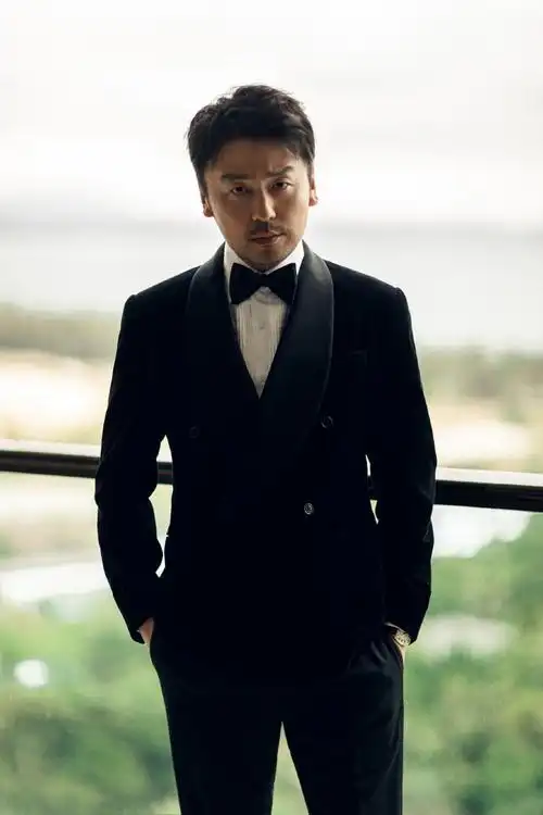 雷佳音海南岛国际电影节帅气图片