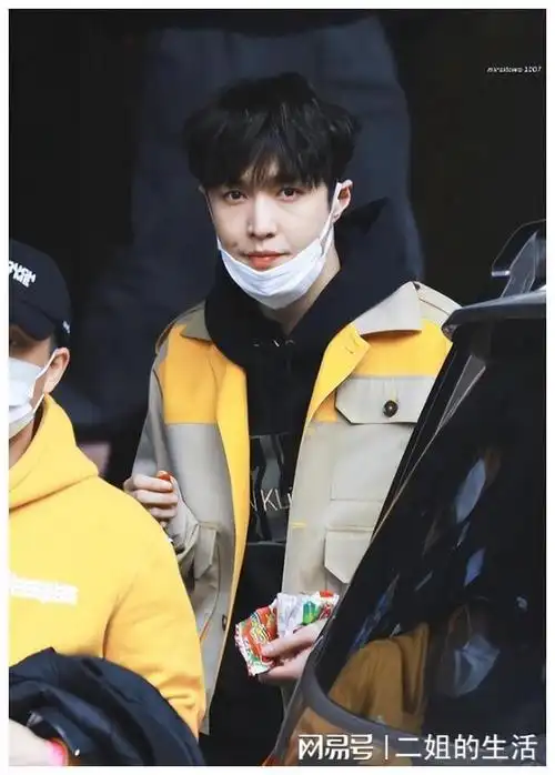 颜值不如鹿晗,家境不如黄子韬,张艺兴为何可以一直火!