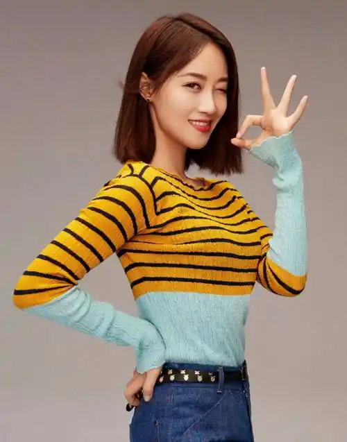 30岁的蓝盈莹衣品也太好了吧,休闲套装搭配齐肩短发,简约又精致_衬衫_