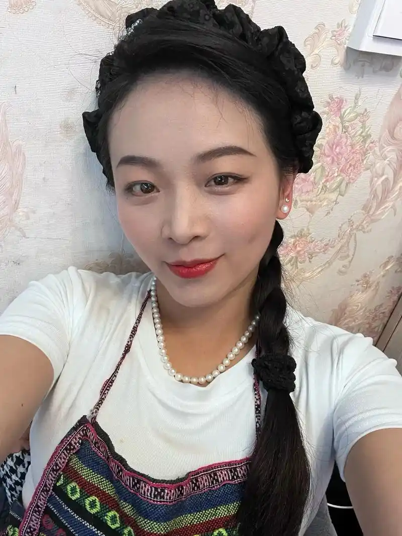 想看看普通人化妆之后的样子,美颜别来#原相机的自拍照#90后 - 抖音