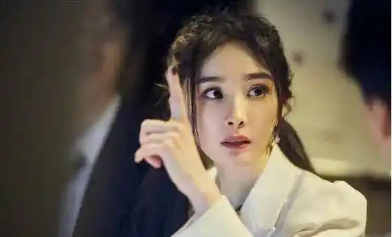 杨幂高考583分,却被大伯嫌弃"太笨",得知大伯身份,不得不服_成绩_因为