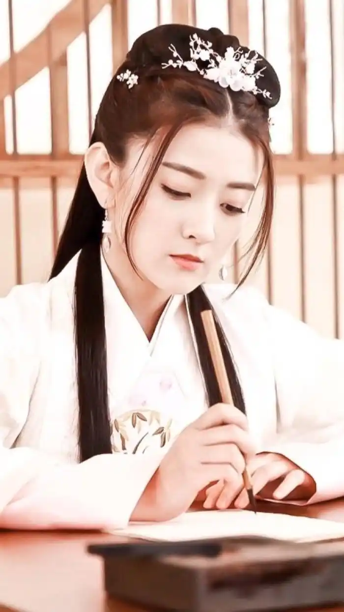 梁洁高清壁纸——《双世宠妃》中的八王妃曲小檀驾到!快来围观