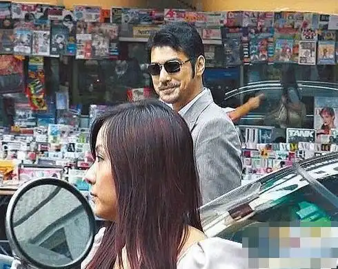 43岁金城武老婆近照曝光?一个转身超美侧颜让网友看傻:女神降临人间