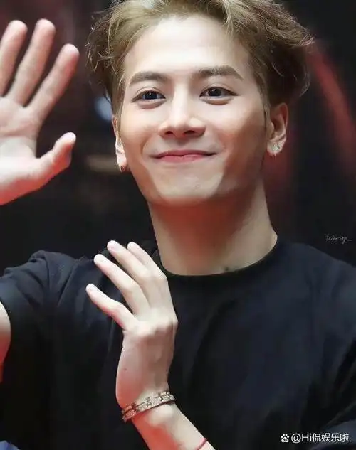 真诚待人,重视家庭:王嘉尔成为温州婚礼最闪耀焦点