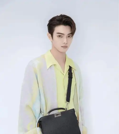 小八卦许凯鞠婧祎王源杨幂关晓彤