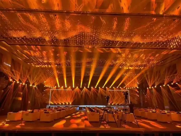 商场舞台出租是为商场,购物中心等场所提供的一项服务,可以帮助商场