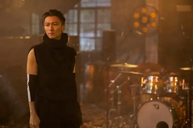 谢霆锋《非你不可》上线 陪你一起对抗世界