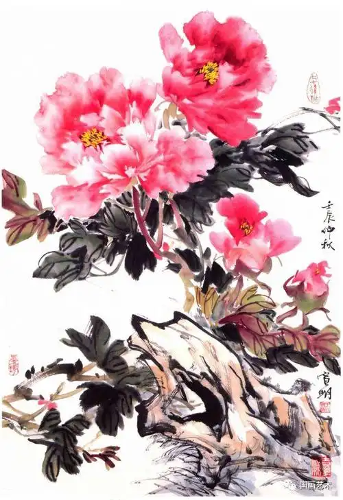 红艳如锦云,几朵红牡丹姿态各异,花瓣上以清水相破,露出了花瓣的亮处