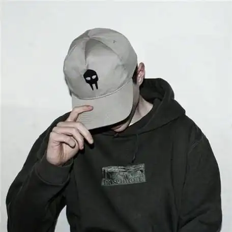 扣扣头像带帽子男高清头像帽子男