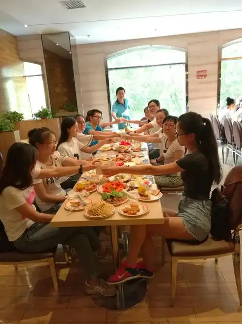 分析部2017年年中"西餐长桌聚会"