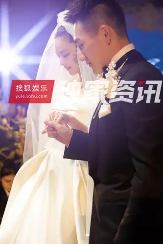 搜狐娱乐讯 昨日(8月27日),张馨予何捷在上海某高档酒店举办婚礼,现场