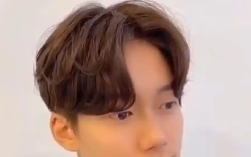 【男生发型】男生韩式减龄气垫烫发型男生四六分烫发