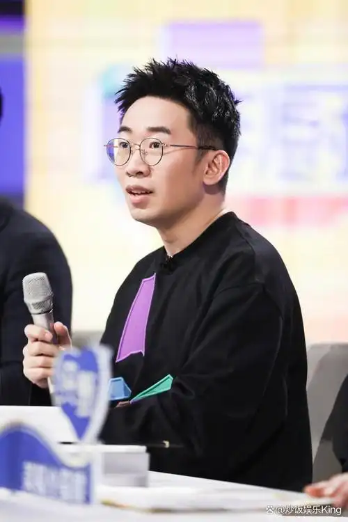 37岁杨迪深夜为流浪狗发声!认为大家应该要做好人,不要虐杀他们