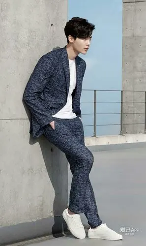 [李钟硕][新闻]170224 seig西服再出李钟硕代言图 男神帅出新高度