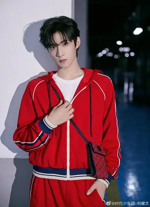 刘耀文gucci新照