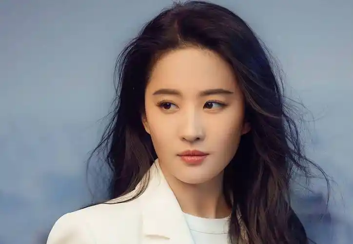 谢霆锋的手,赵丽颖的疤,刘亦菲的颈椎,让多少"流量明星"脸红