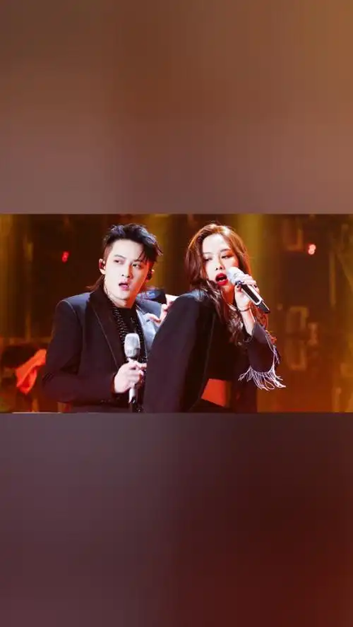 檀健次王霏霏《处处吻》,贴身热舞