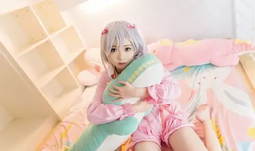 cos埃罗芒阿老师和泉纱雾陪你过五一