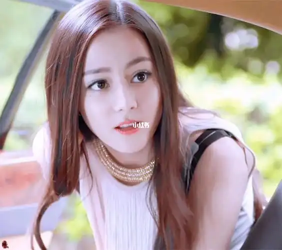 绿眼影的宋子涵