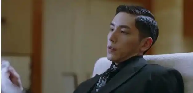 《暴风眼》:苗霏铲除杨迅,蝙蝠已上线,周恋即将领盒饭