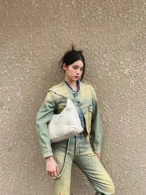 娜比越来越漂亮了是辣妹没错了78#欧阳娜娜  #欧阳娜娜穿搭  #酷