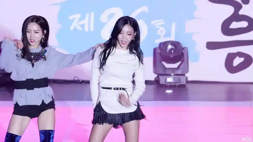 韩国女团camila的饭拍视频3部