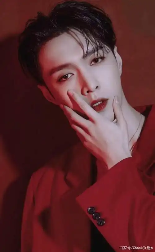 张艺兴那些惊艳到你的照片,红衣yyds!