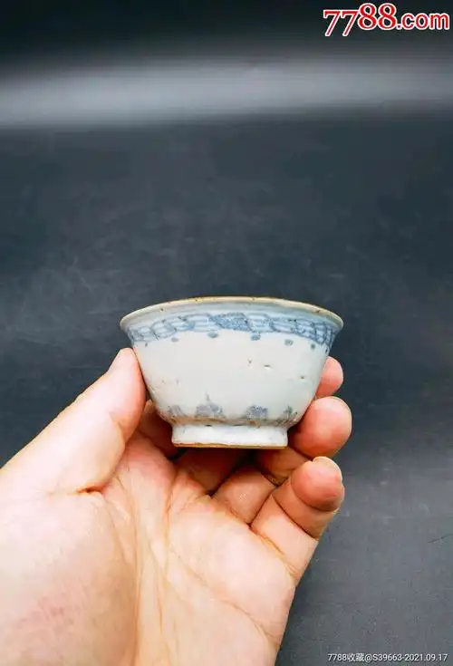 明代青花茶杯