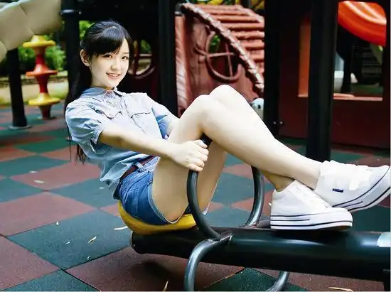 华中科技大学广播电视系2012级 金雯昕