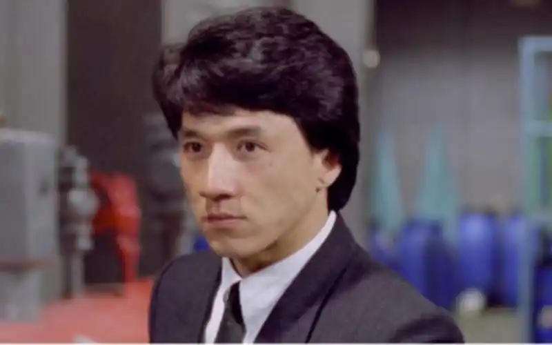 成龙年轻的时候是真年轻啊