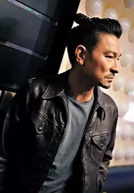 我要当刘德华拍电影发专辑头发上抹点发蜡是什么歌,那么歌名是什么呢?