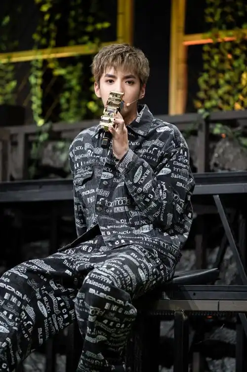 吴亦凡超话#中国新说唱#2020 大魔王来袭,吴主理人@mr_凡先生率领"x