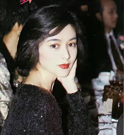 关之琳59岁状态惊羡众人,这些迟暮美人掌握了什么驻颜密码?