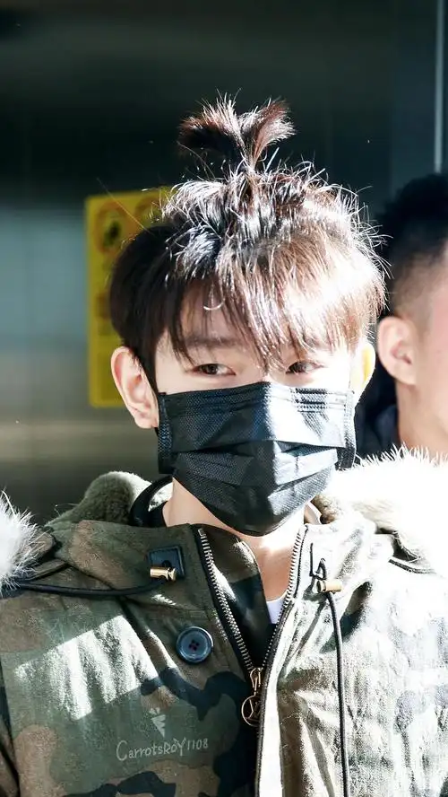 王源小啾啾合集,最刚的人要扎最可爱的发型