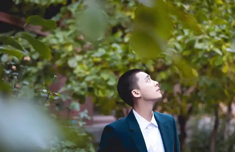 李易峰帅气寸头写真图片14