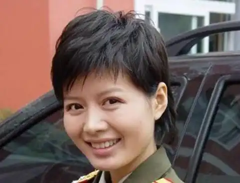 43岁无戏可演,因一剧爆红全国,被老公独宠21年,如今活成这样