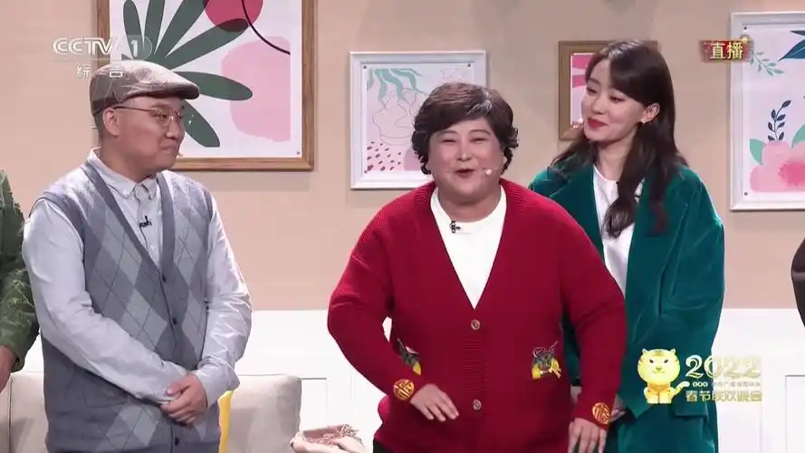 贾玲张小斐婆媳大战央视虎年春晚