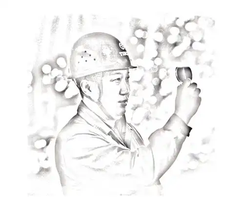 吕涛正在观察高炉吕涛是太原钢铁(集团)公司炼钢二厂冶炼二作业区的