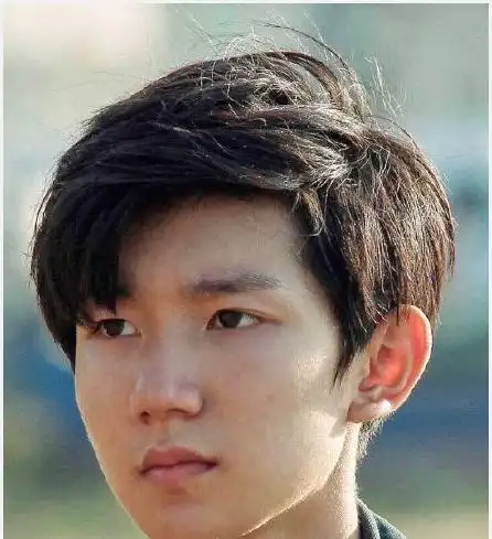 男明星卸妆后是什么样的?王源变得有点老气,邓伦又帅又白啊