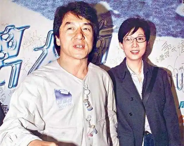 再看13位亚洲小姐:拍三级,揭丑闻,争名夺利犹如宫斗计