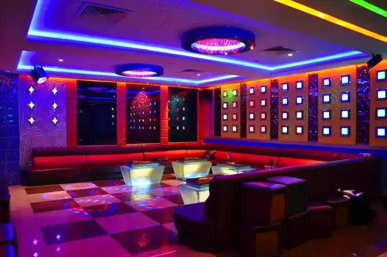 温哥华的白昼这么长,让我们一起k歌到天亮吧!