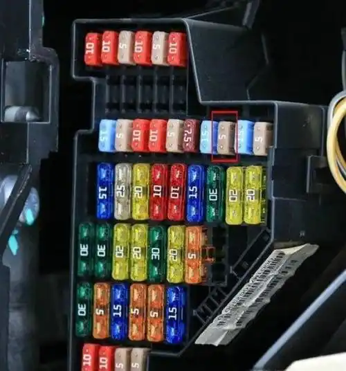 汽车保险丝烧了怎么办