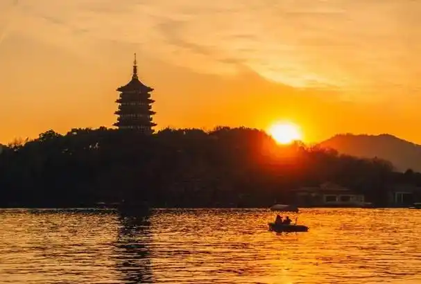 西湖十景有哪些,天下美景,人们首先想到的一定是西湖,你知道西湖十景