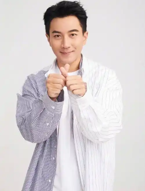 刘恺威近照公开,分手后美回小鲜肉,杨幂看到这不得后悔?