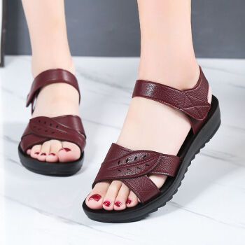 软底舒适奶奶老人防滑平底中年50岁中老年人酒红色823素雅叶片凉鞋40