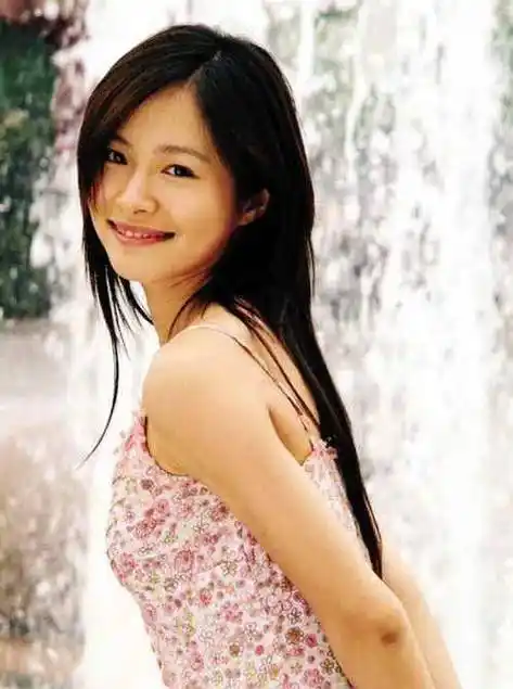 江一燕:从小展露舞蹈天赋,支教十年被质疑,如今为幸福而活_女神