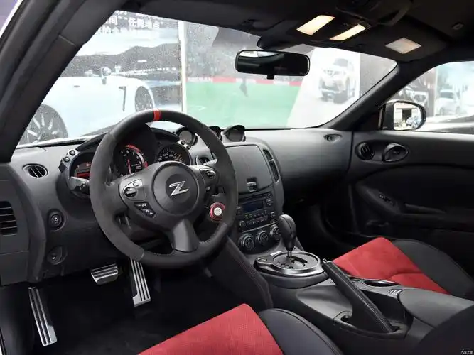 fairlady不死,jdm精神依旧,"官方改装版"的370z到底有多狠?