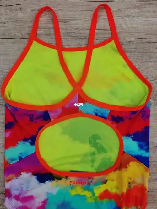 明后看情况拍一下水上视频最后一圈的蛙泳似乎好像感受到传说中的水