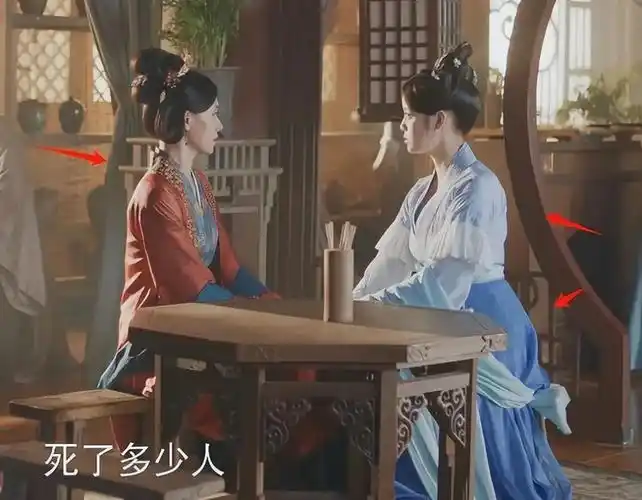 膀大腰粗,耸肩驼背,脖子抻着,脸小肚子都挺出来了.