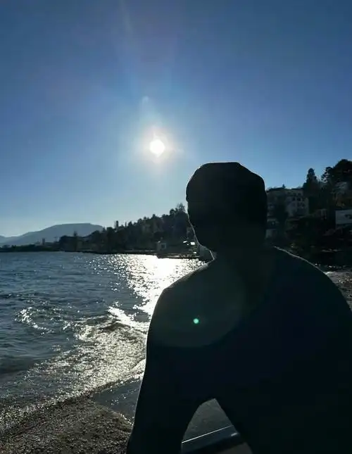 240128舞台魅力爆棚蔡徐坤live图火力全开震撼人心